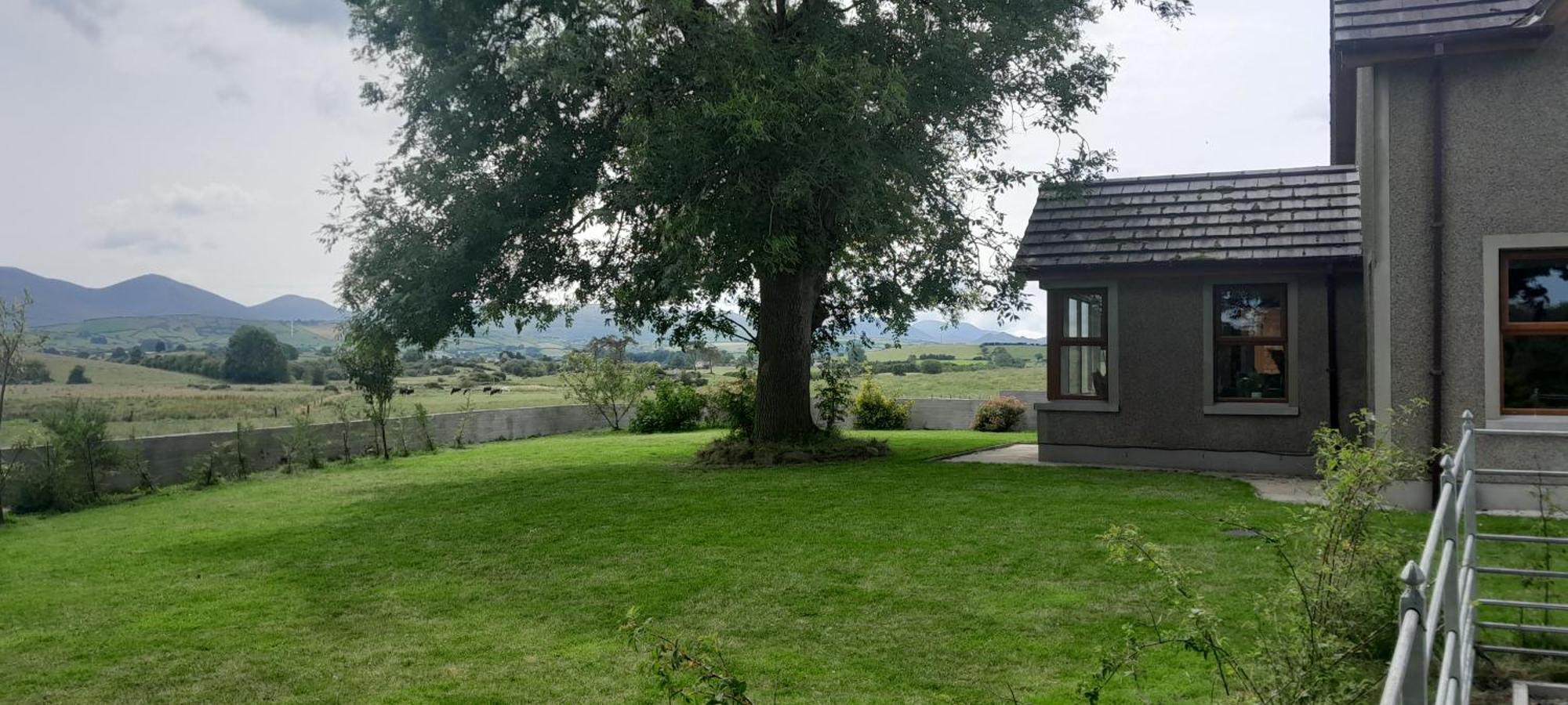 Oaktree Manor Villa Касълуелан Екстериор снимка