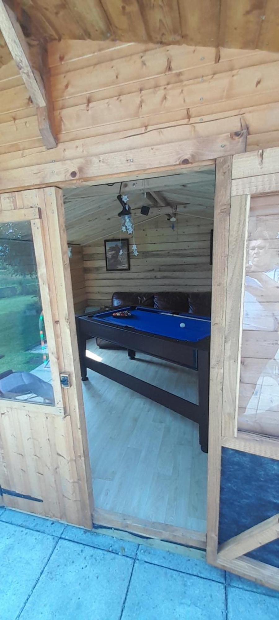 Oaktree Manor Villa Касълуелан Екстериор снимка
