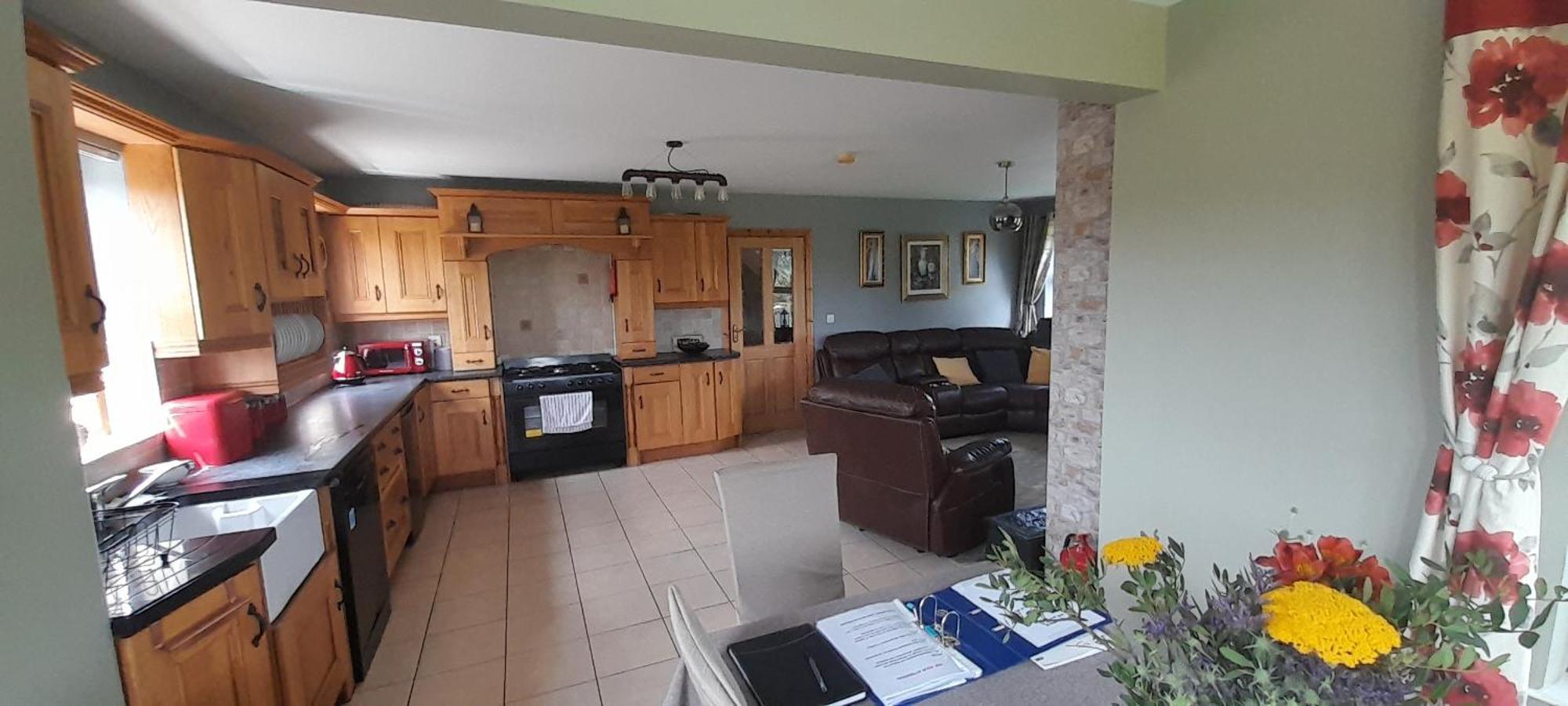 Oaktree Manor Villa Касълуелан Екстериор снимка
